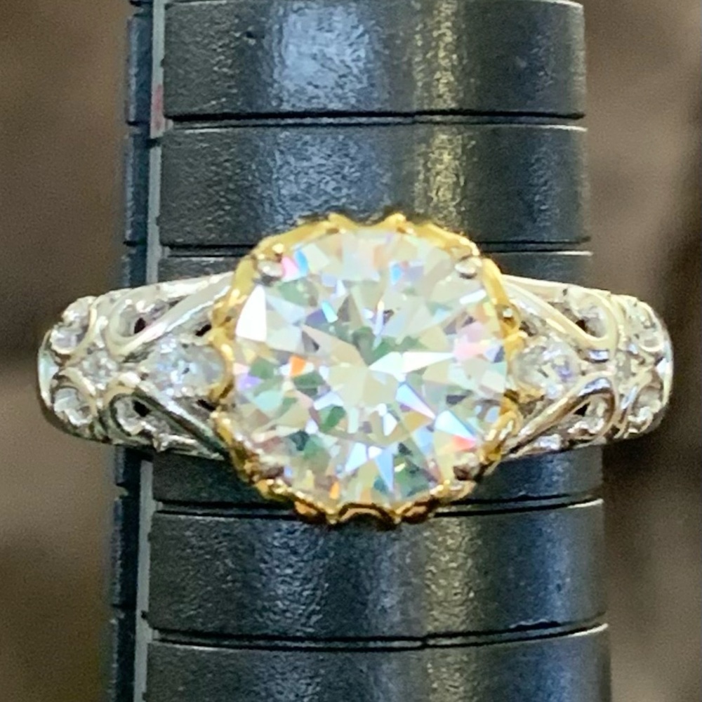 VANNA K (TM) FOR BELLA LUCE (R) PLATINEVE (TM) AND ETERNO (TM) YELLOW RiNG